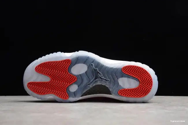 HYPE RetroGym 11 Air 378037-623 Red Jordan 0517